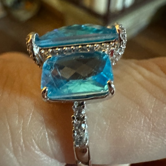 Ring - Picture 3 of 6